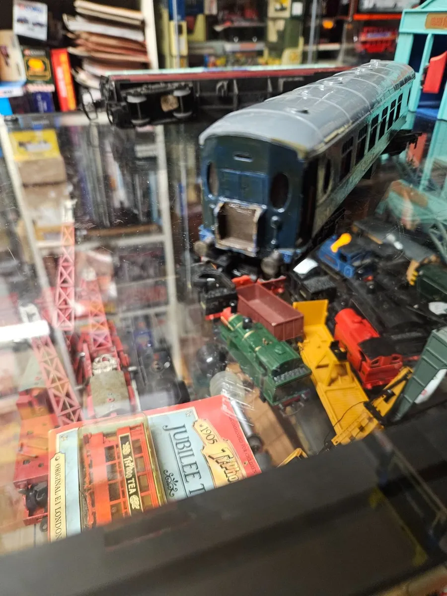 Hornby OO Gauge Carraige - Image 2