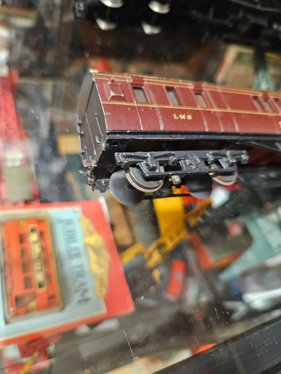 Hornby Triang Lima OO Gauge Carraige - Image 3