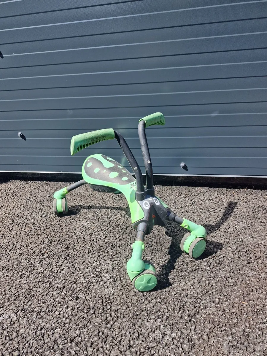 Skuttlebug Foldable Ride-On