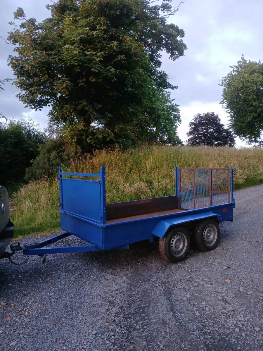 Trailer - Image 1