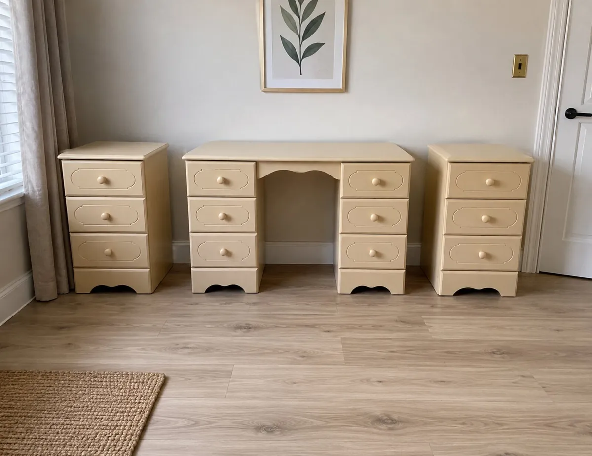 Dressing table