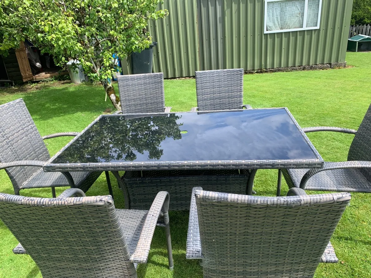 Garden furniture - Image 1