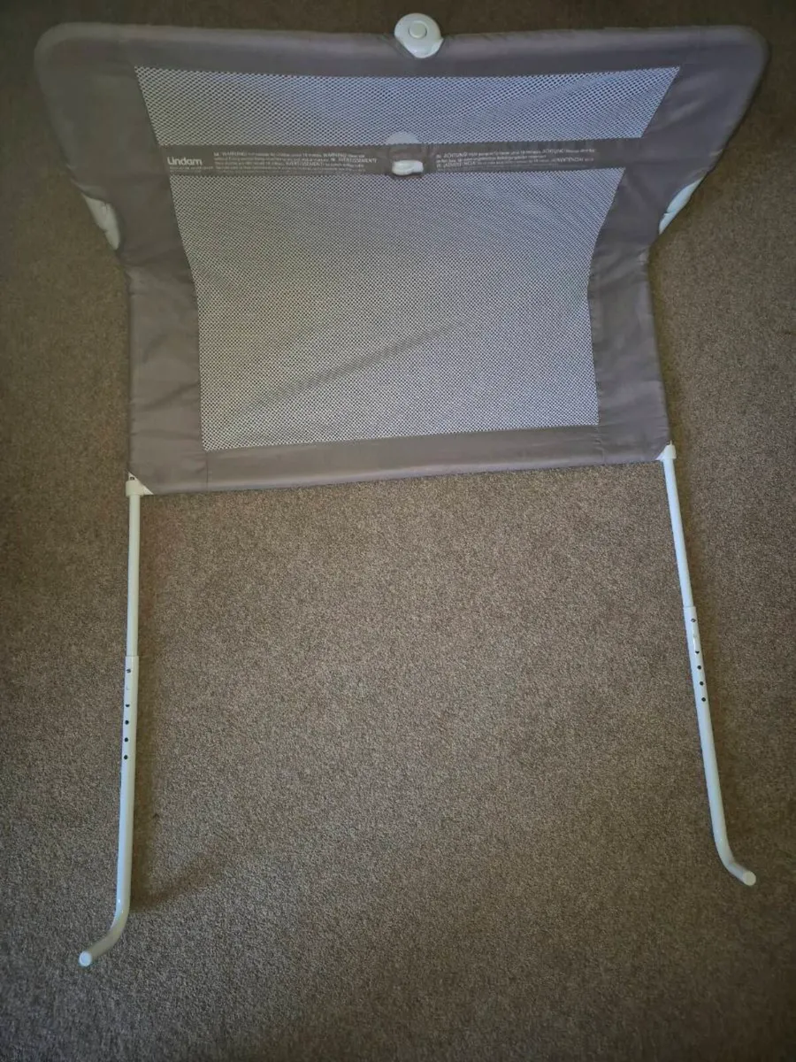 Lindam fold-down safety bed rail - very good condi - Image 3