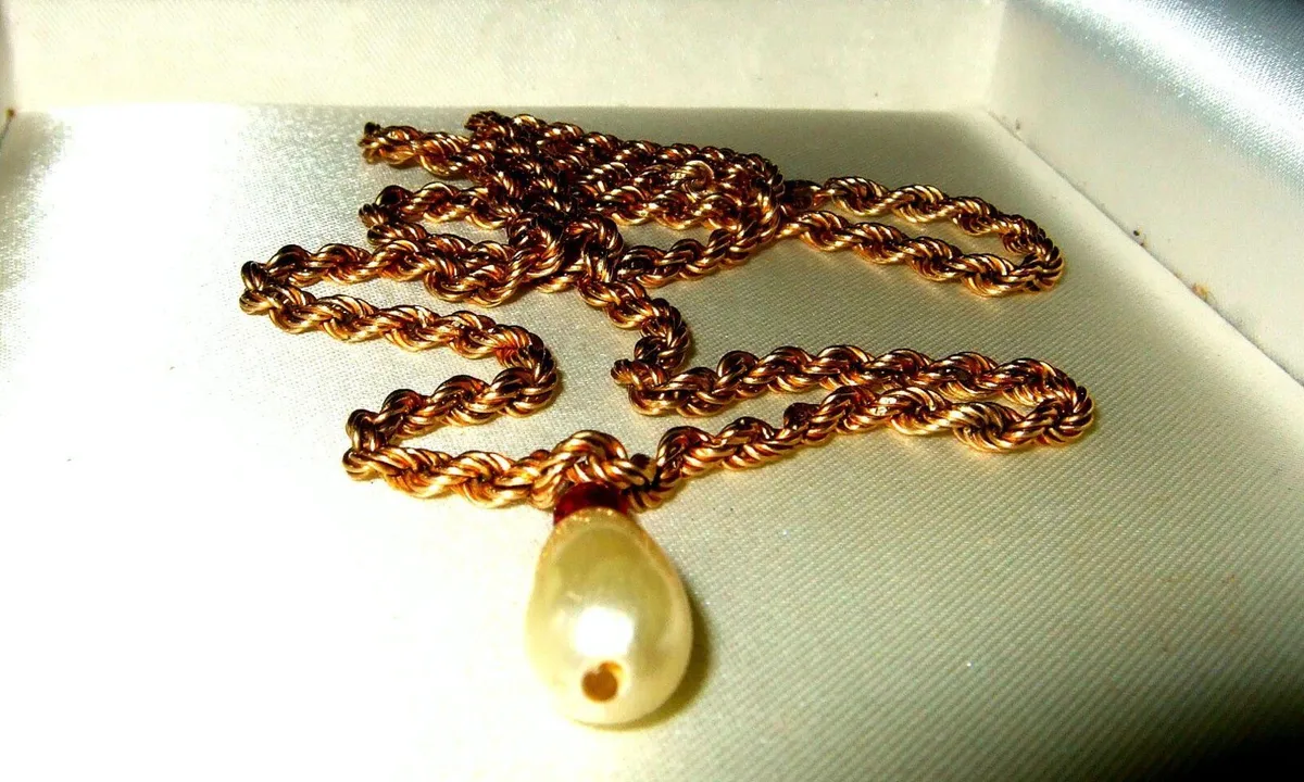Vintage Hallmarked 'Rope' Chain & Teardrop Pendant - Image 4