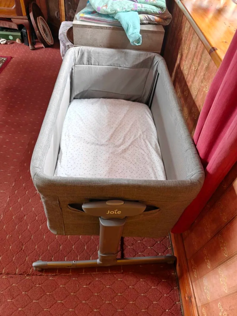 Travel cot - Image 2