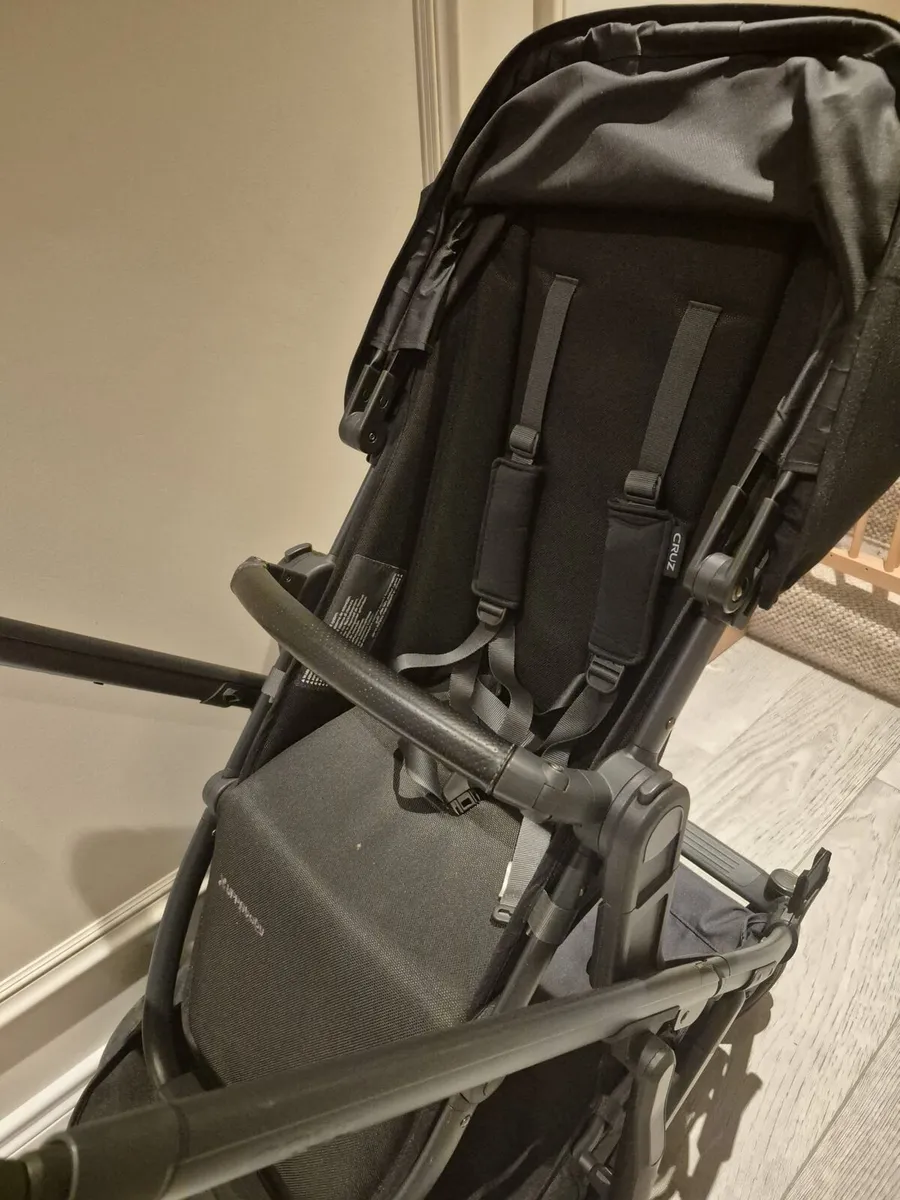 Uppababy CruzV2 - Jake colour, black - Image 4