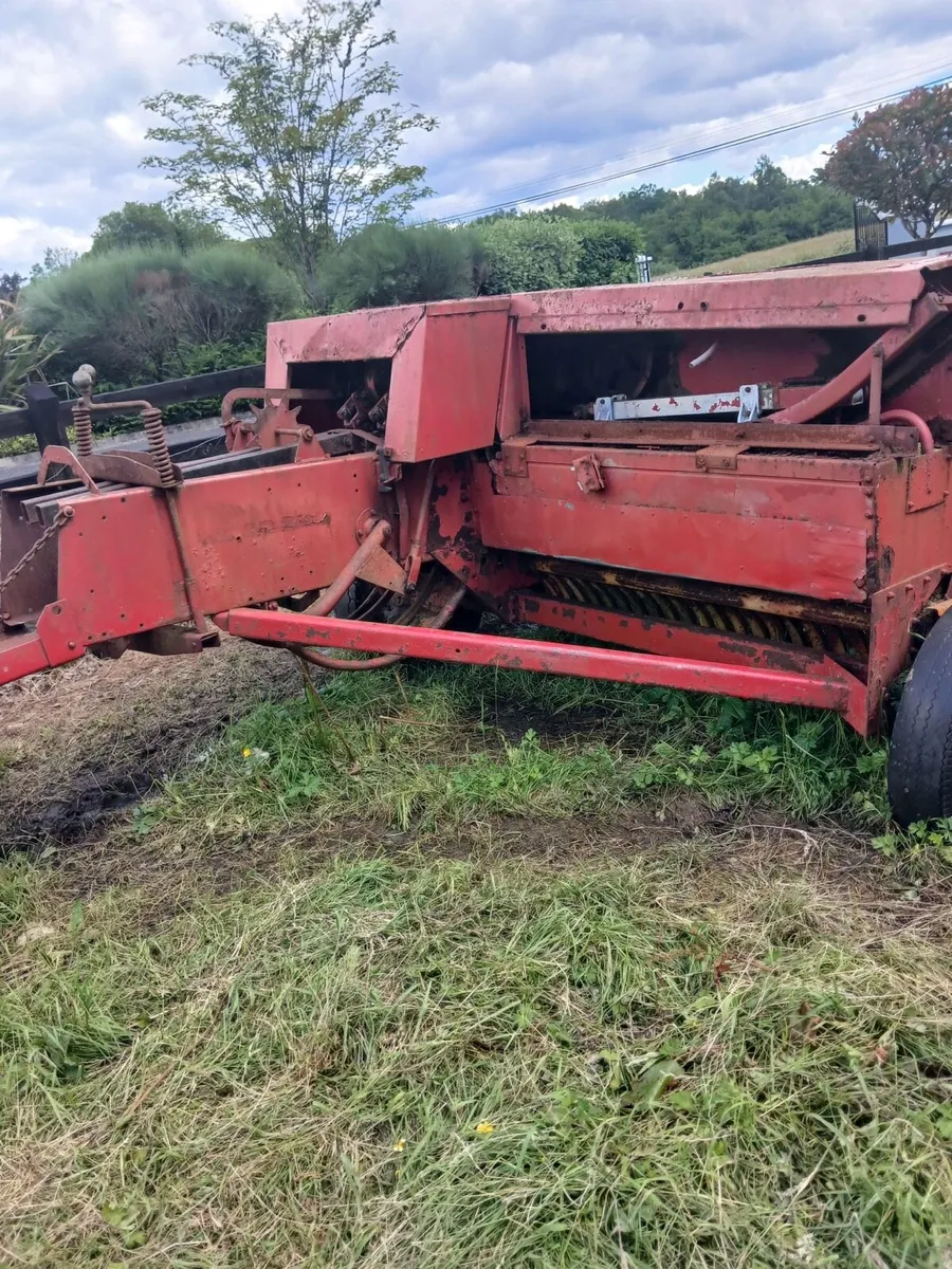 274 new Holland square baler - Image 4
