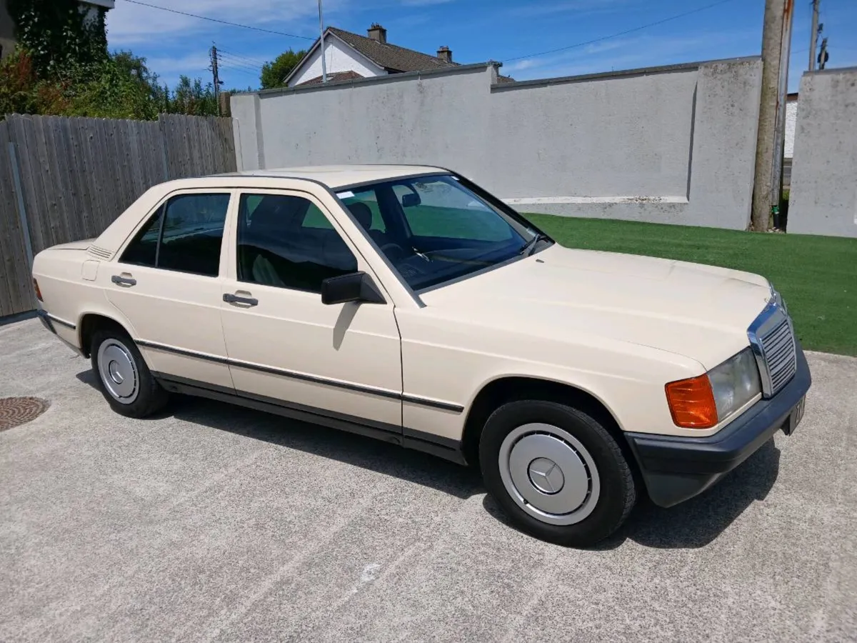 1984 Mercedes 190 2.0 4 dr - Image 1