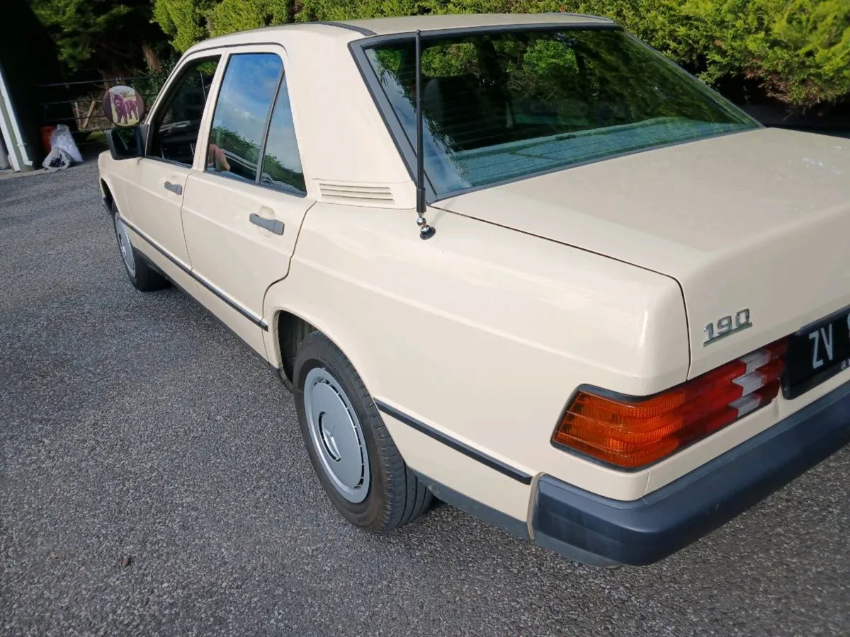 1984 Mercedes 190 2.0 4 dr - Image 1