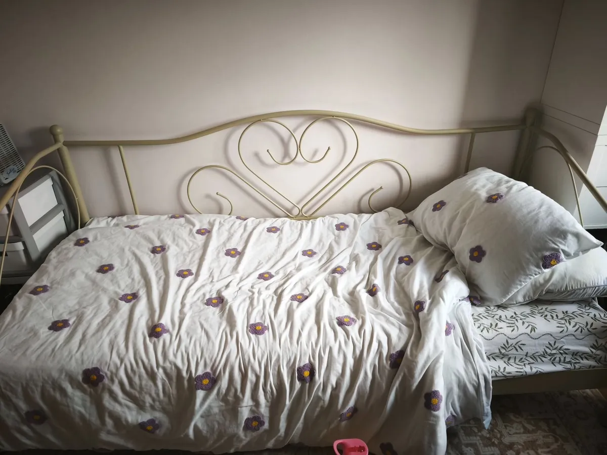 Bed - Image 2