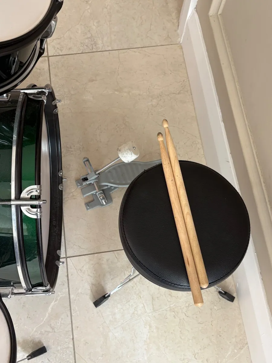 Green Junior 3 Piece Drum Kit by Gear4music - Image 2