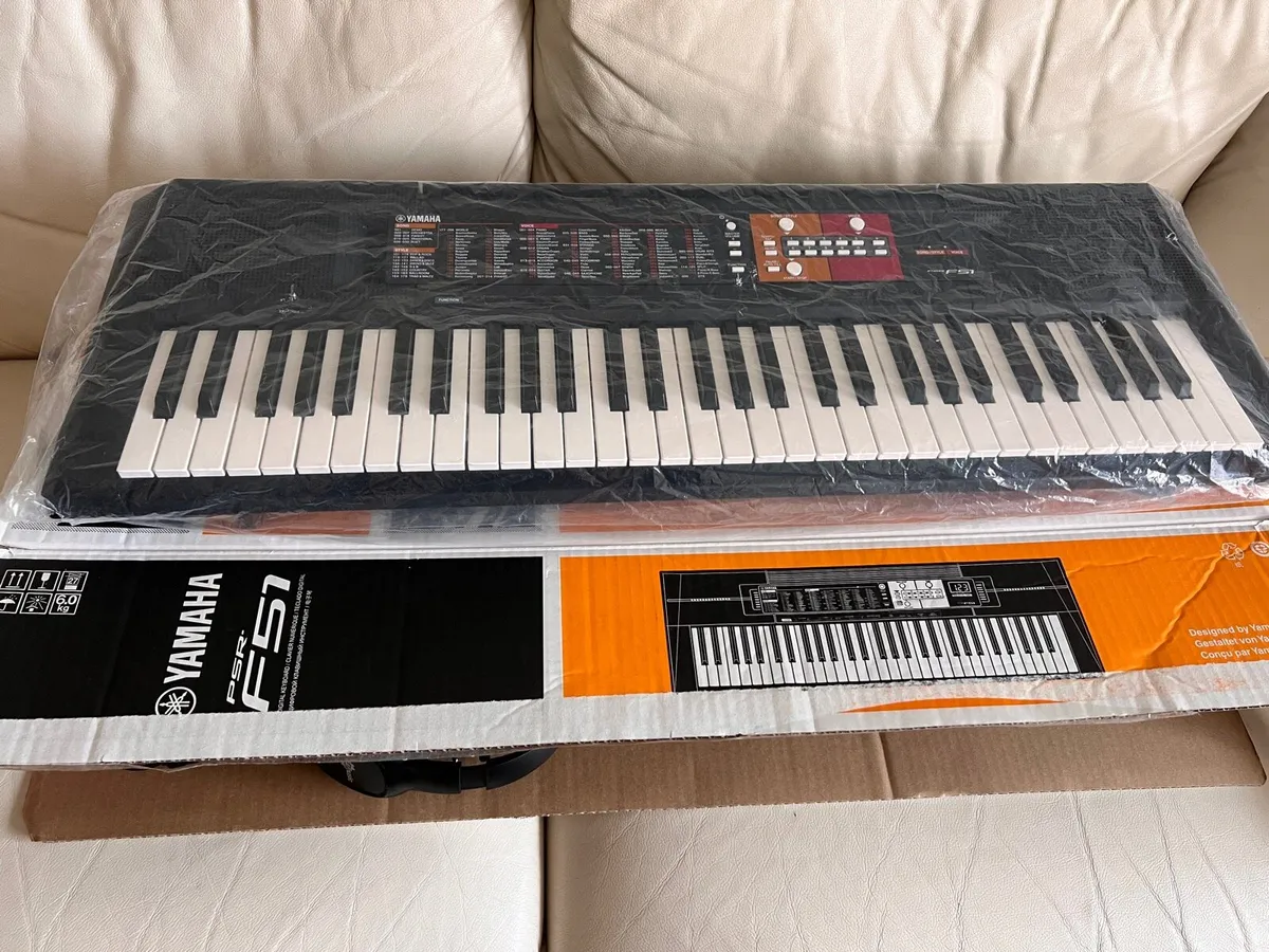 Yamaha keyboard - Image 1