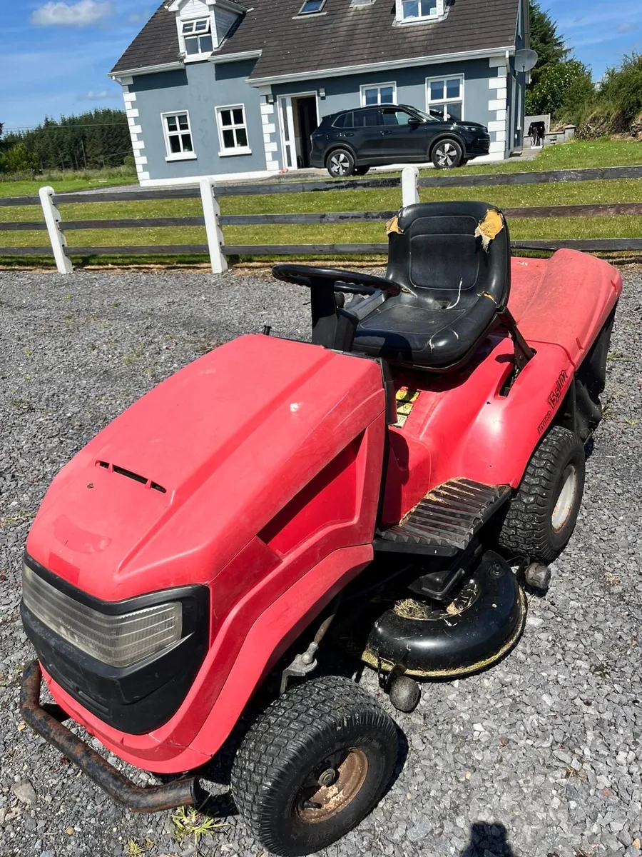 Castle Tractor Lawnmower - Image 1