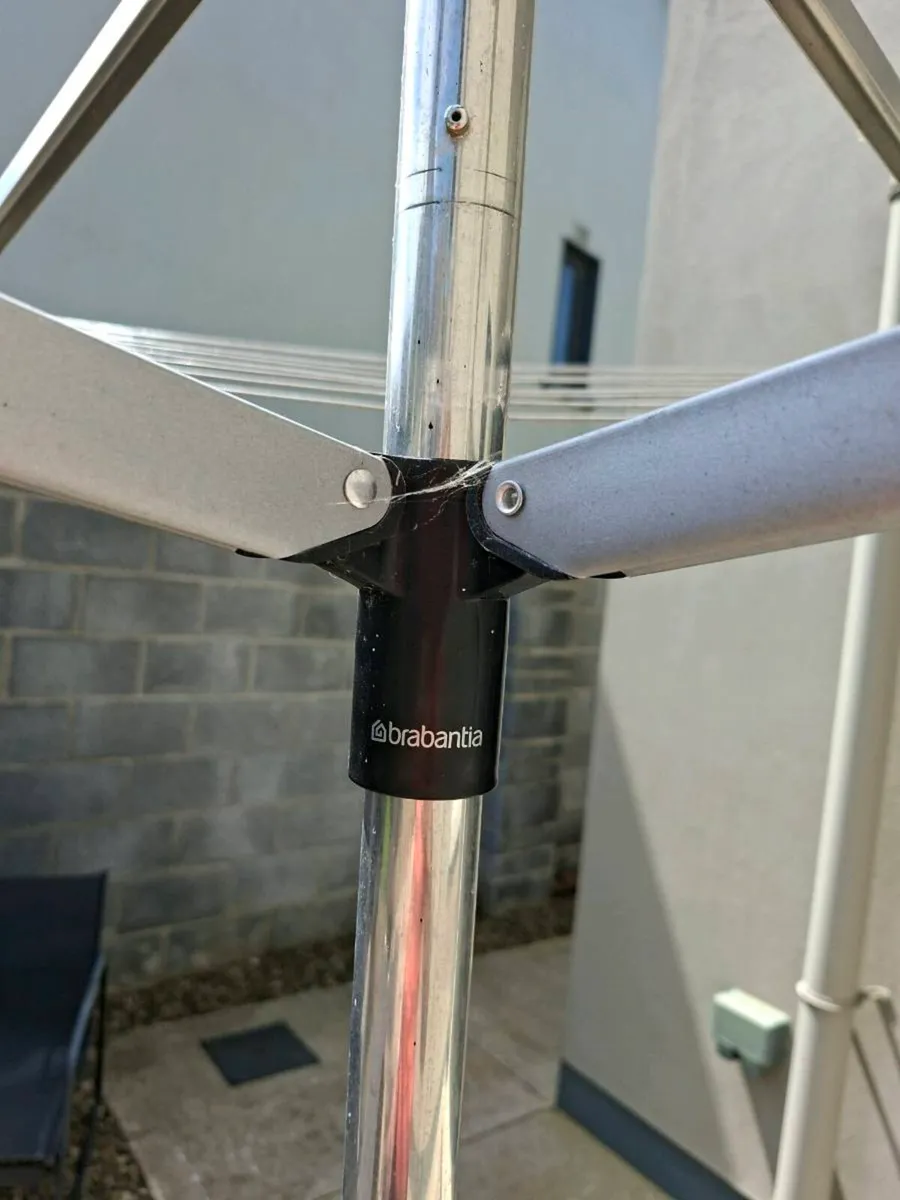 Brabantia Rotary Clothes Line 40m & Ground Spike - Image 2