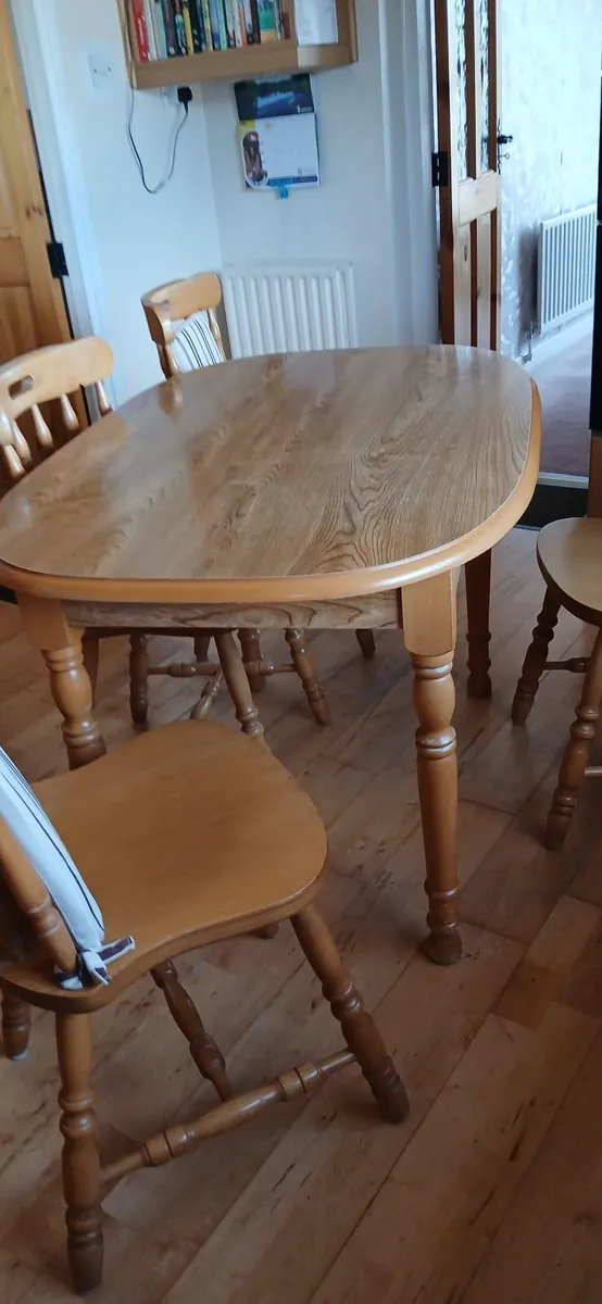 KITCHEN TABLE & 4 CHAIRS - Image 2