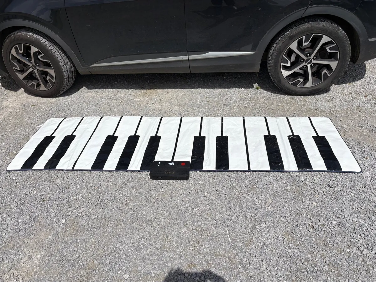 FAO -Schwartz piano-dance mat - Image 3