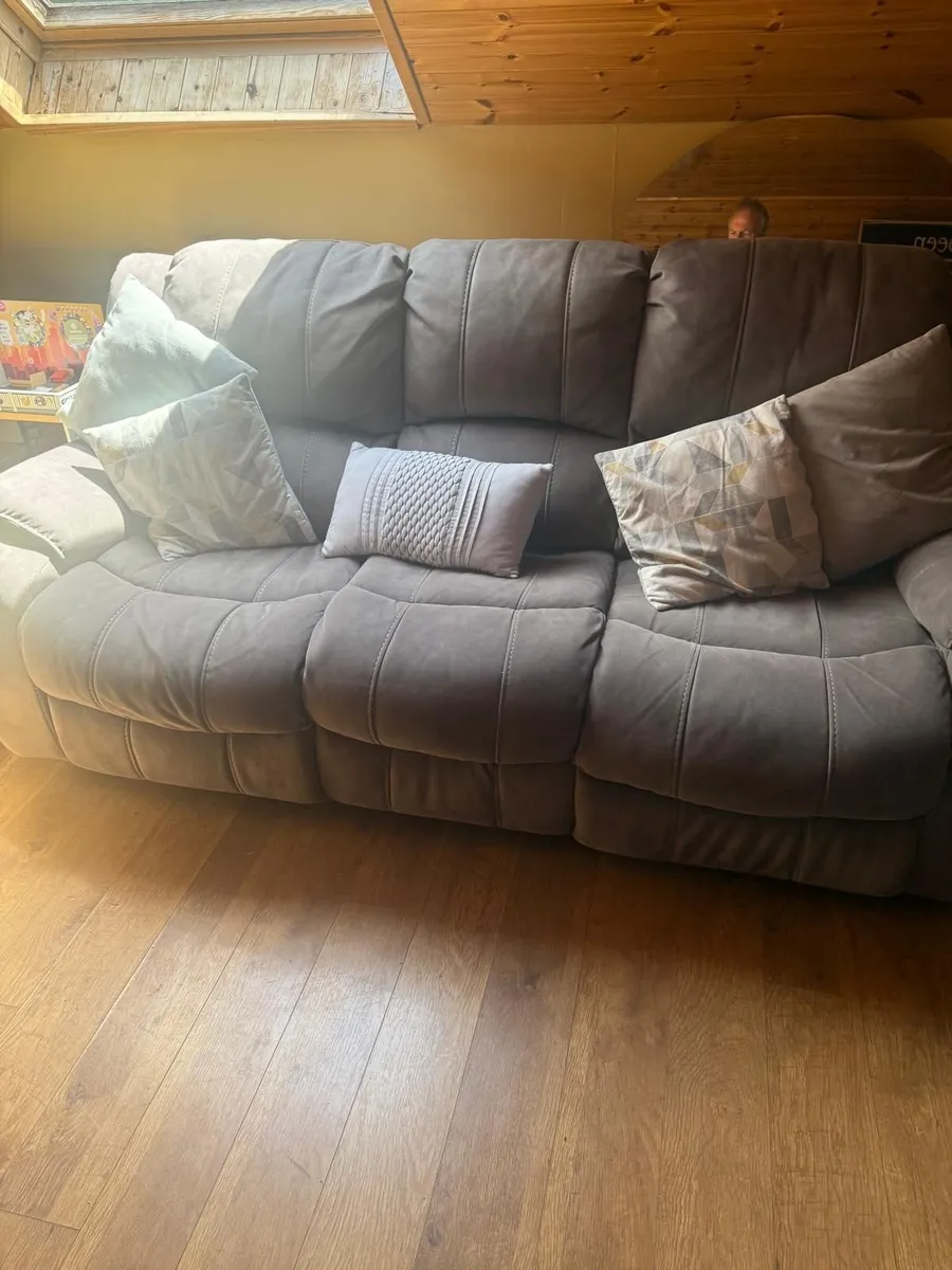 GREY RECLINER SOFA - Image 2