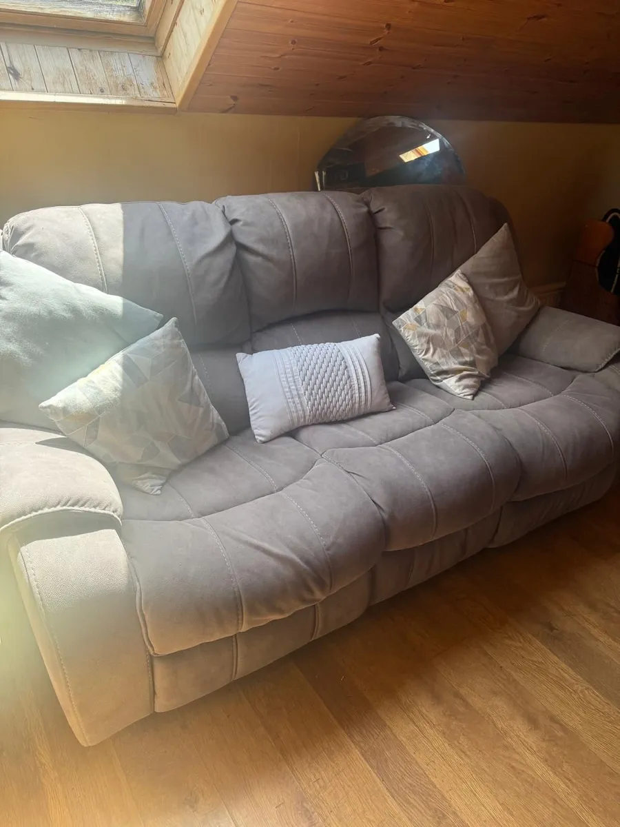 GREY RECLINER SOFA - Image 3