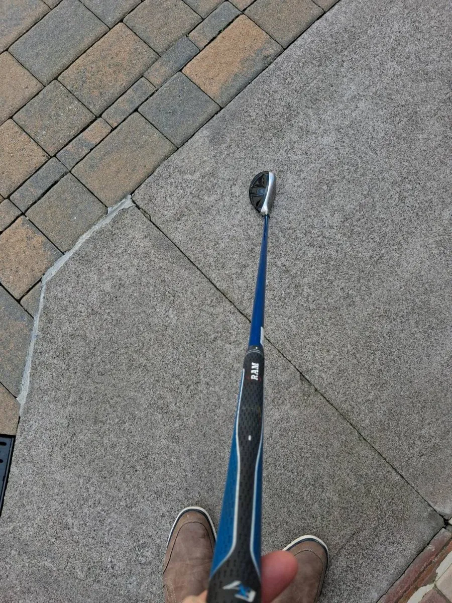 LEFT HAND GOLF - Image 1