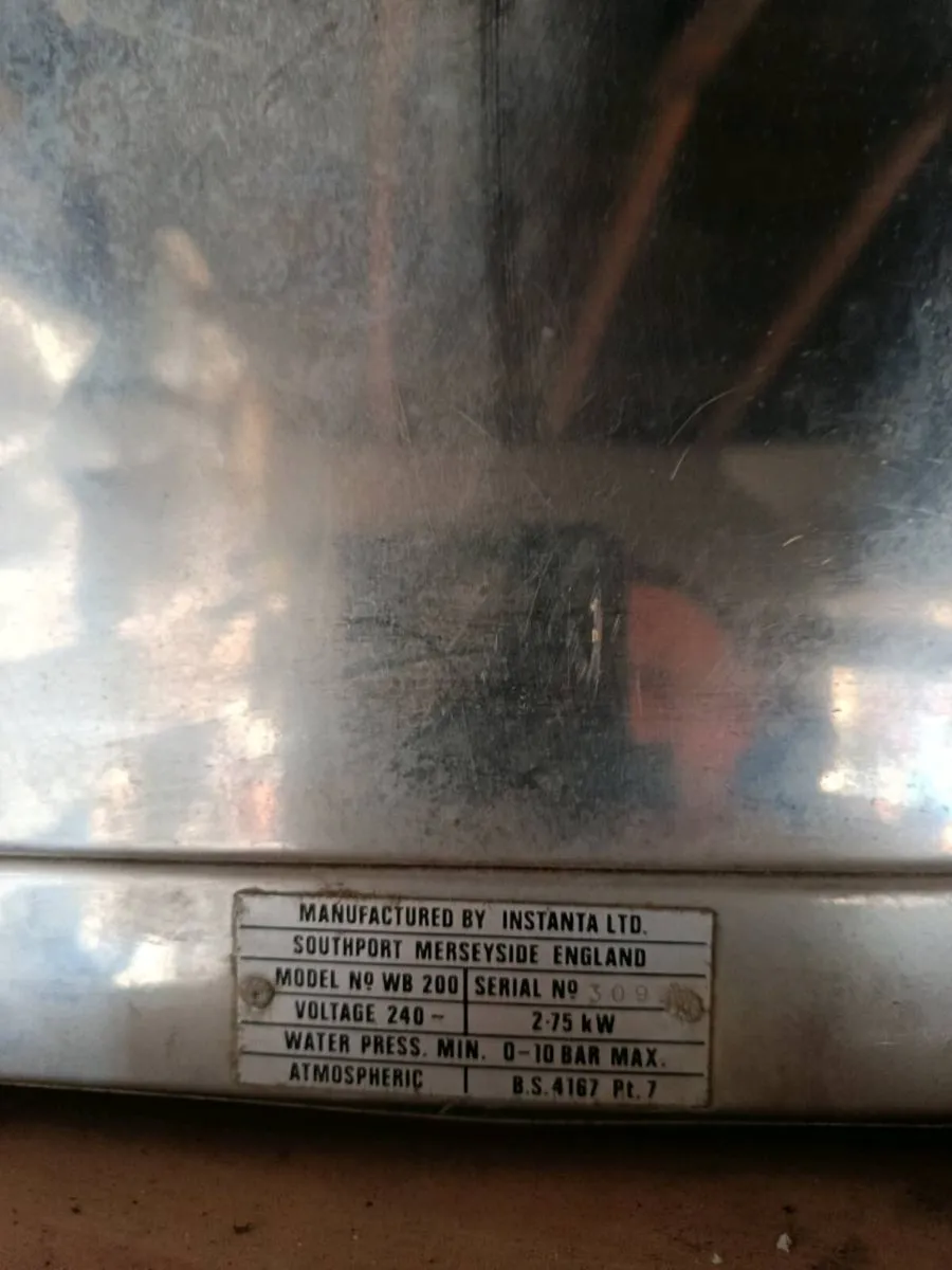 Hot water booler - Image 1