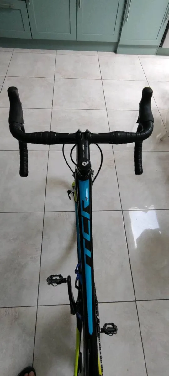 Bicycle Giant tcr advance sl.  Size medium - Image 4
