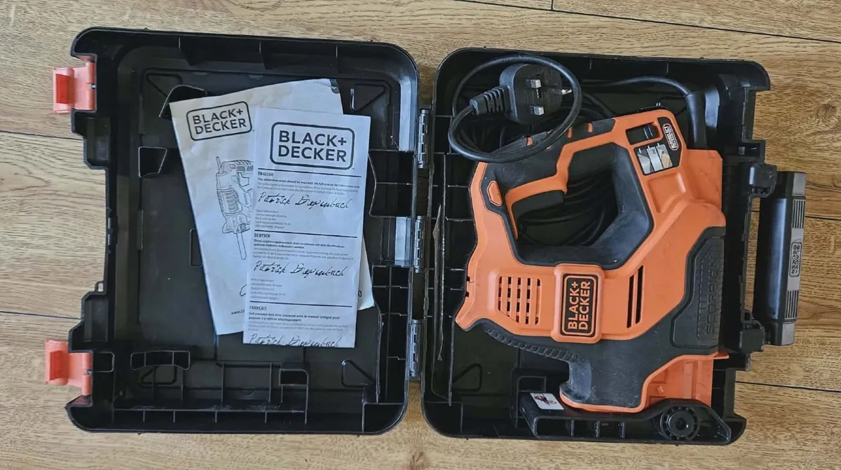 Powered Hand saw - Image 1