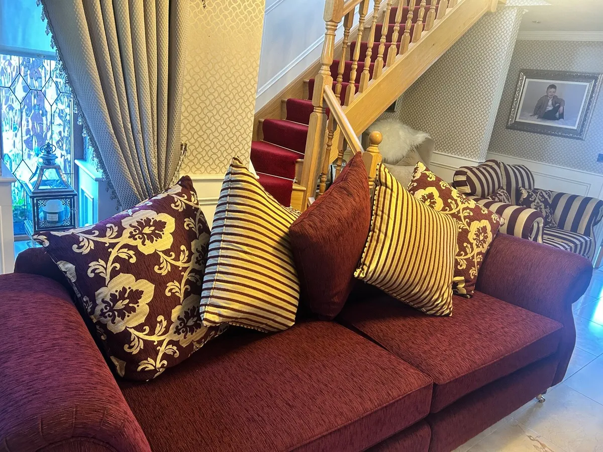 Couch - Image 4