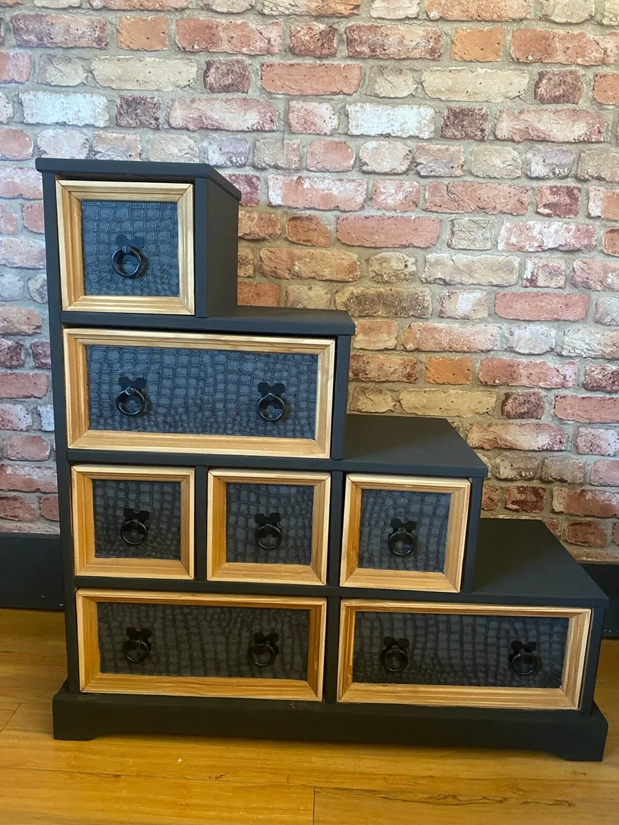 Chest of drawers - Image 1