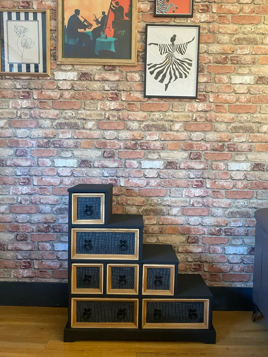 Chest of drawers - Image 2