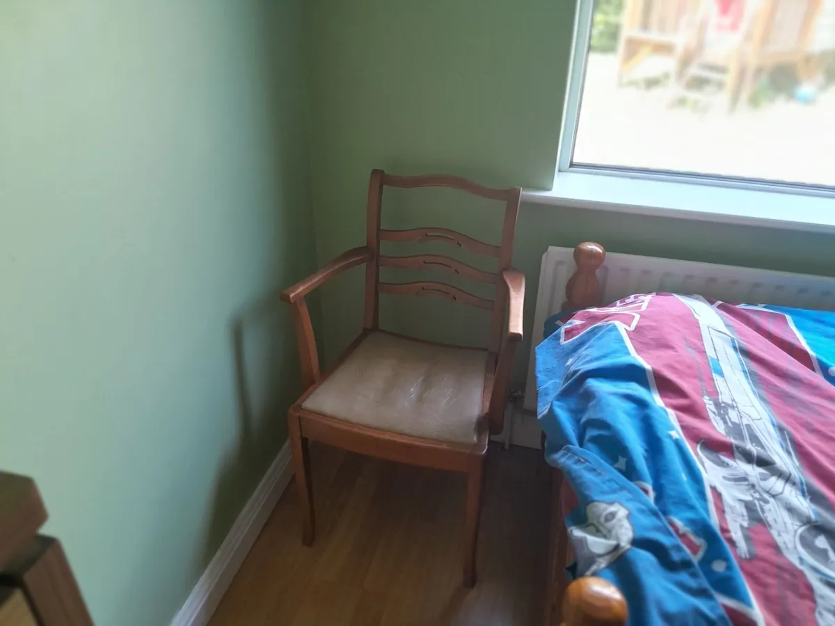 Bedroom furniture - Image 2