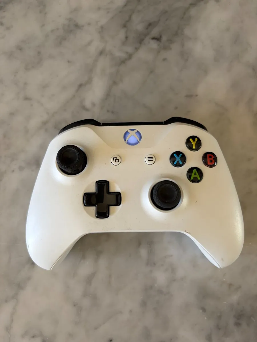 Official Xbox Wireless Controller (Robot White) - Image 2