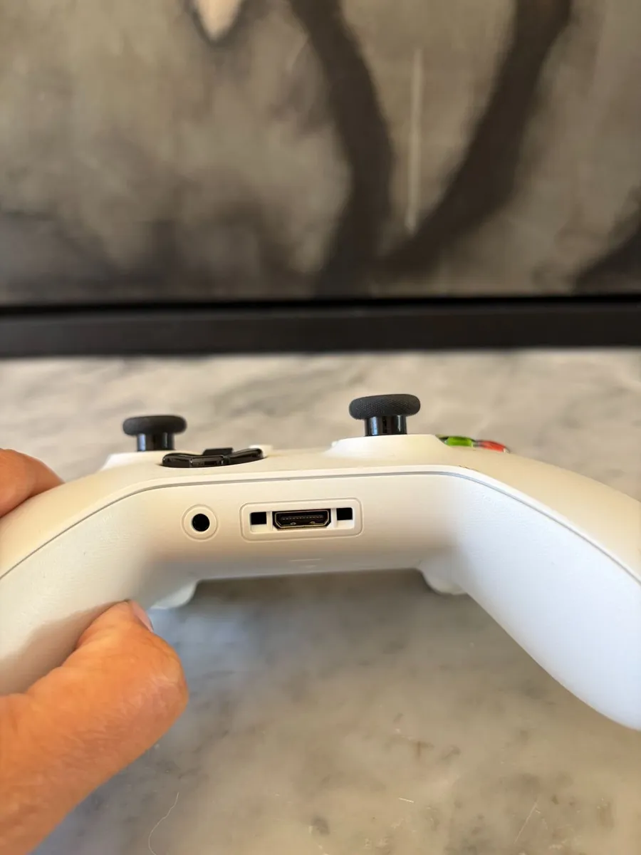 Official Xbox Wireless Controller (Robot White) - Image 3