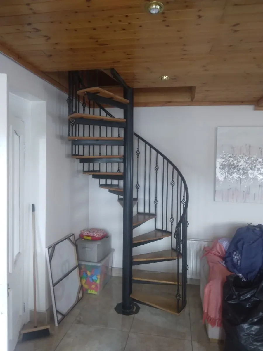 Spiral staircase - Image 1