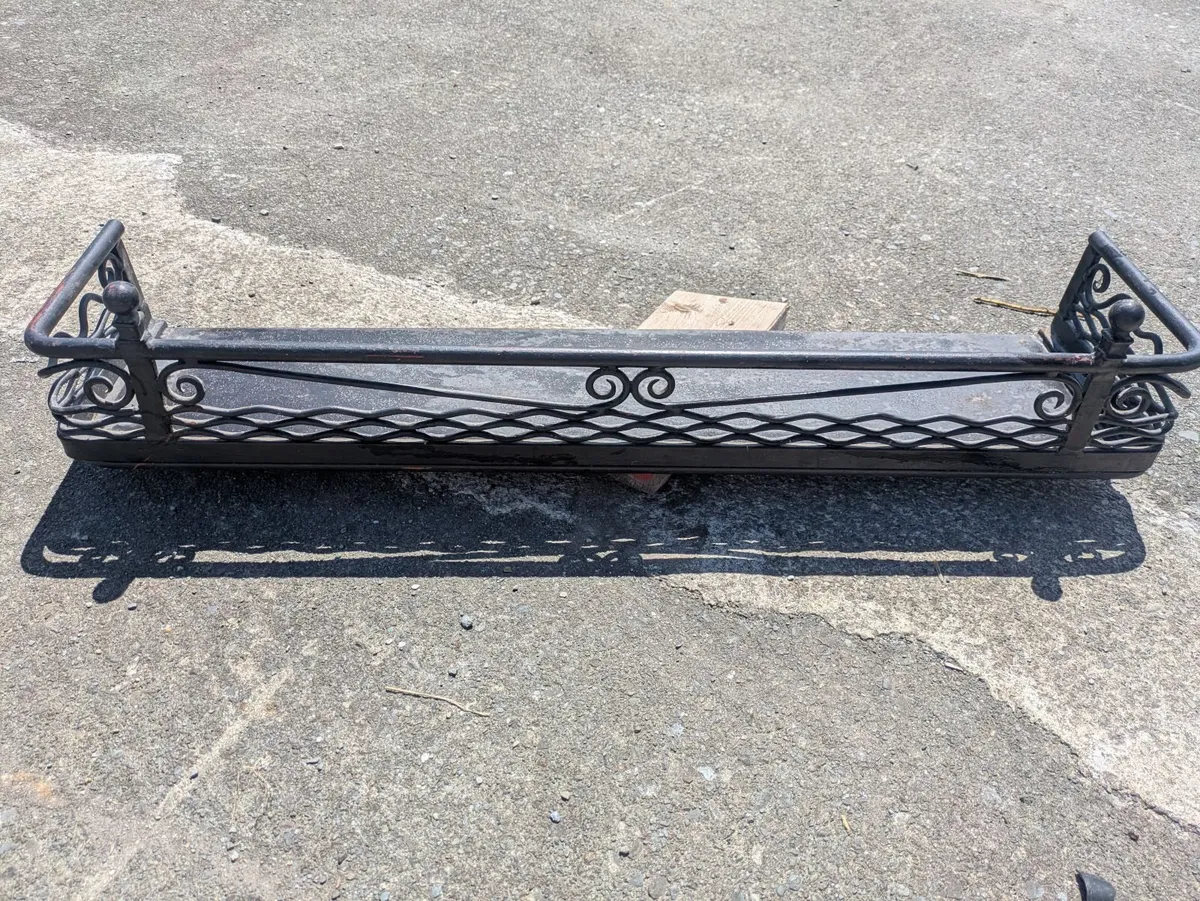 Fireplace fender - Image 3