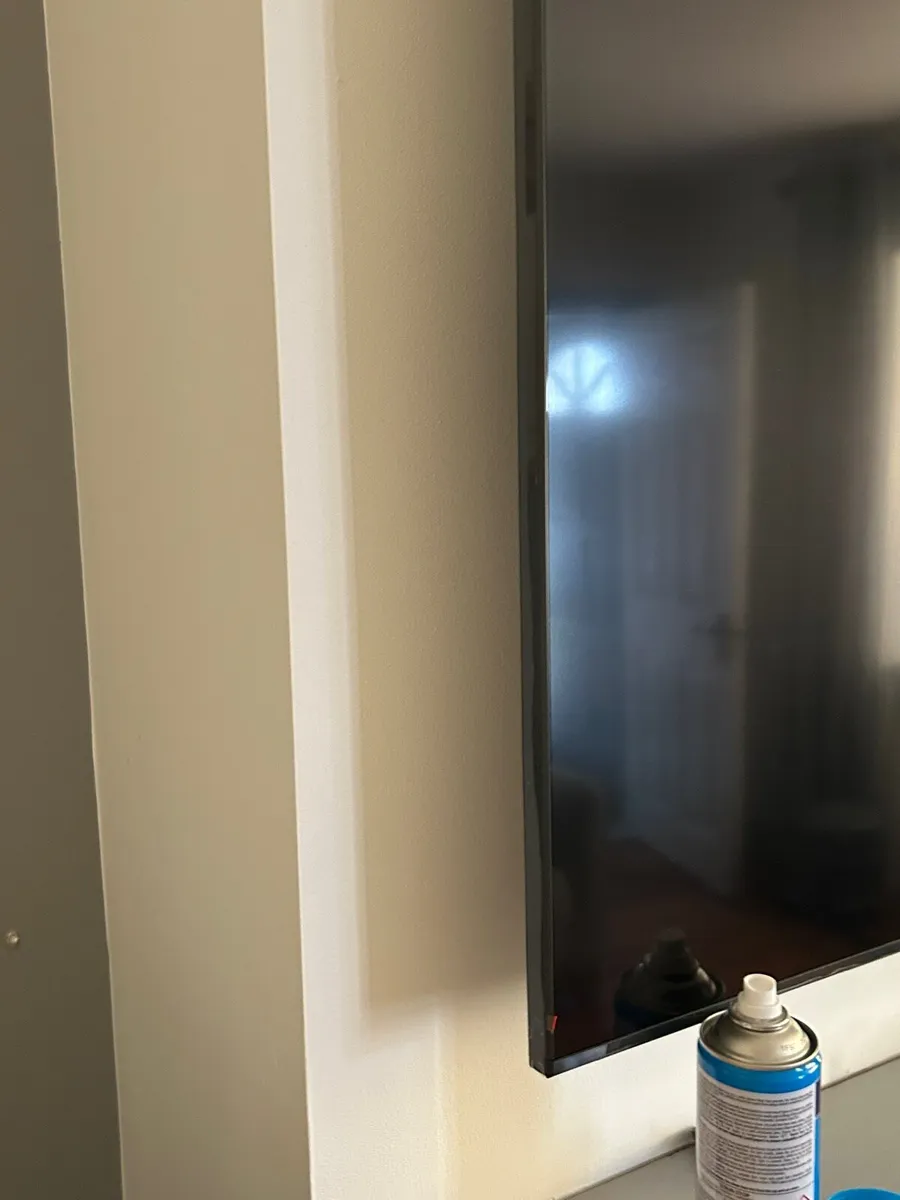 Large flat screen tv and bracket - Image 2