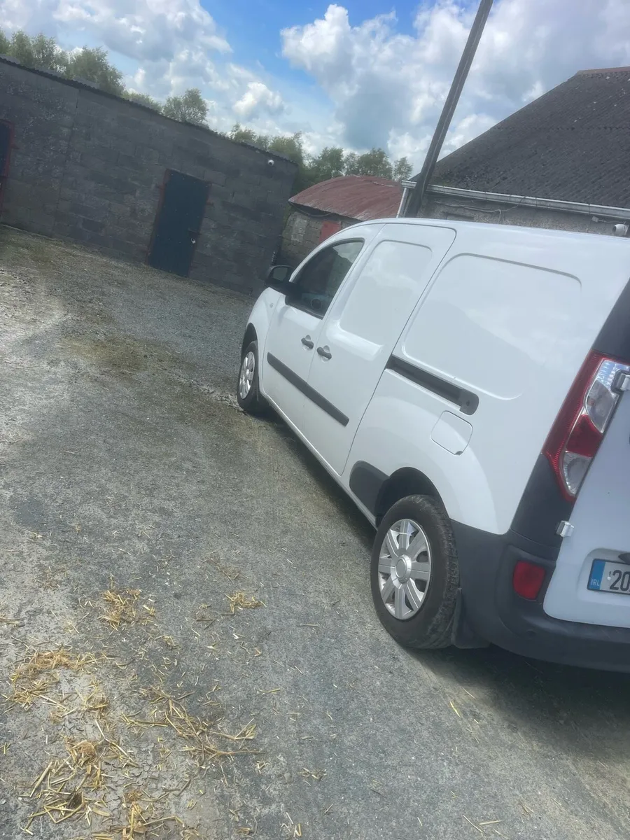 Van - Image 2