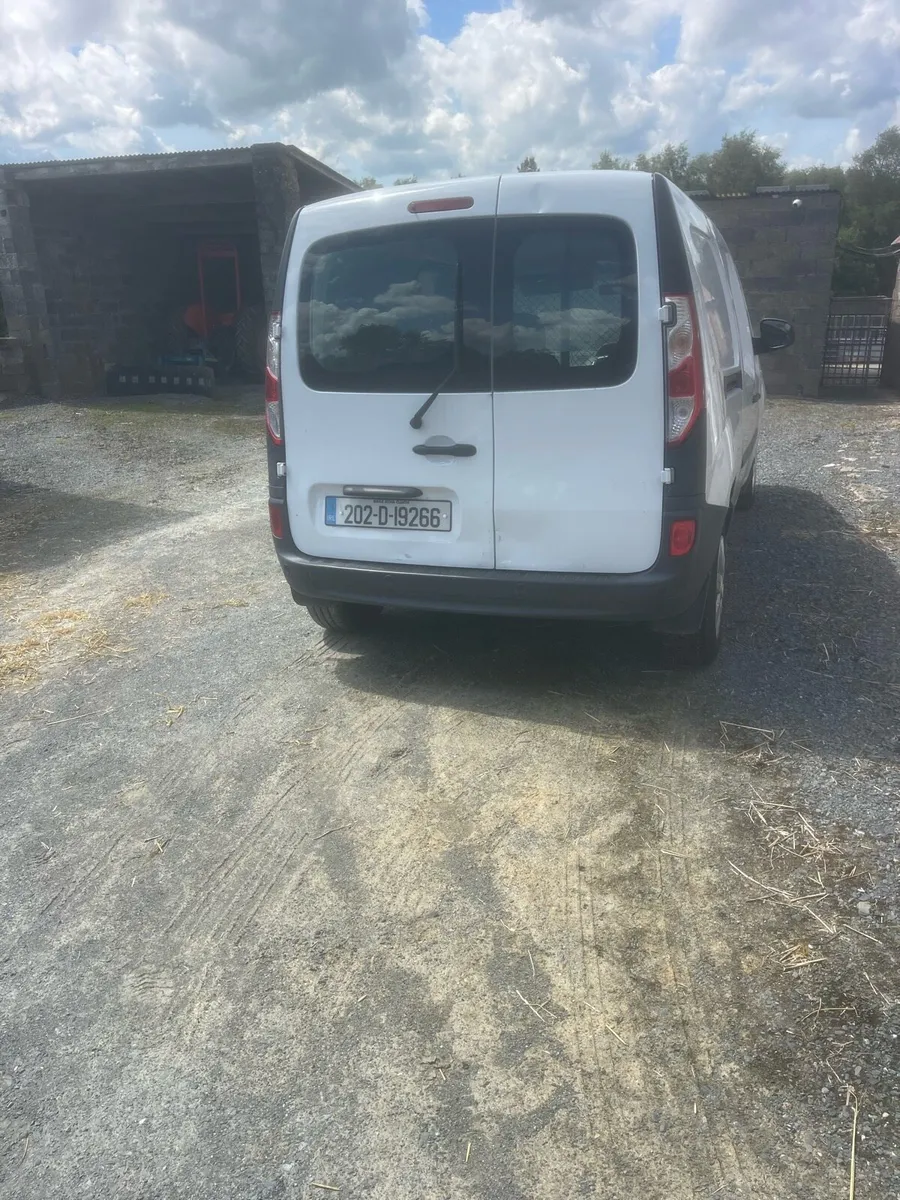 Van - Image 4