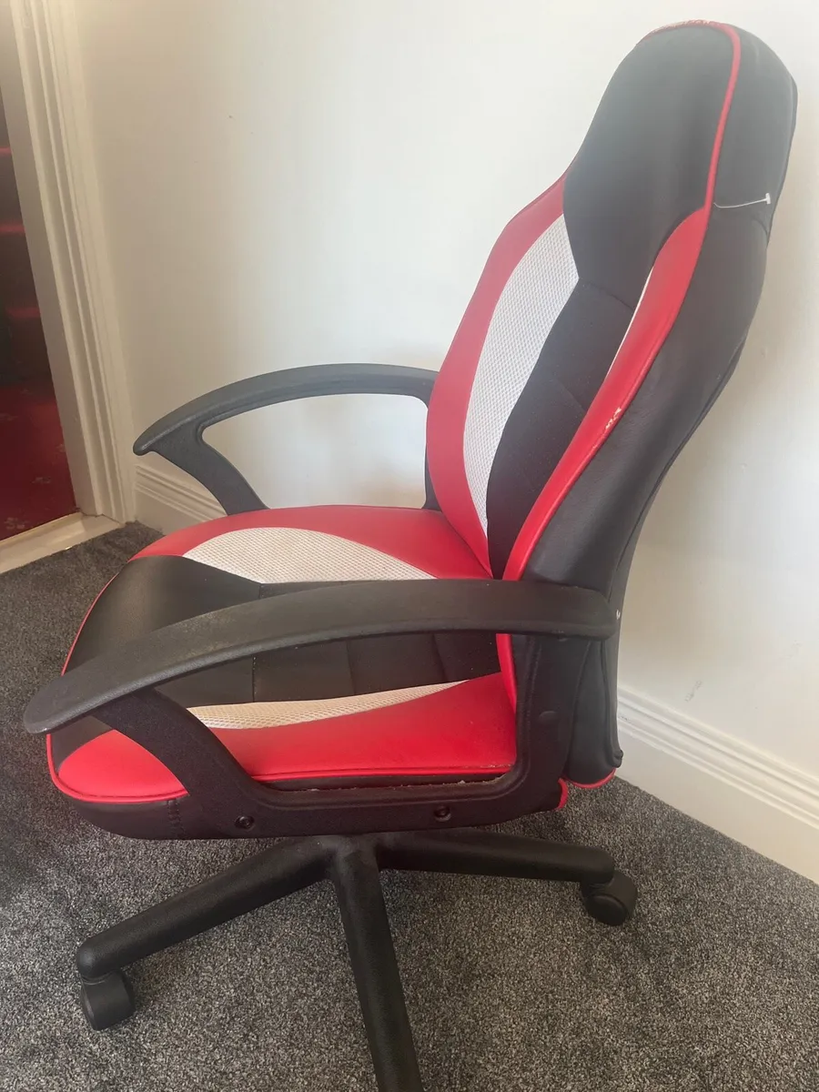 Gaming Chair - Image 2