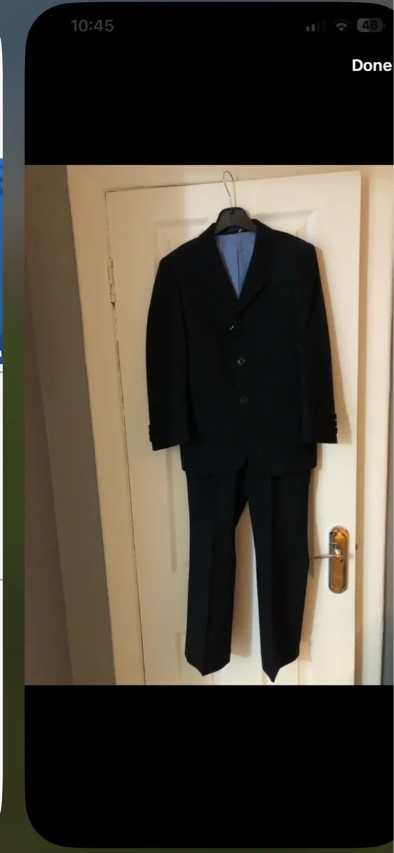 Boys navy suit age 5 €40 - Image 2