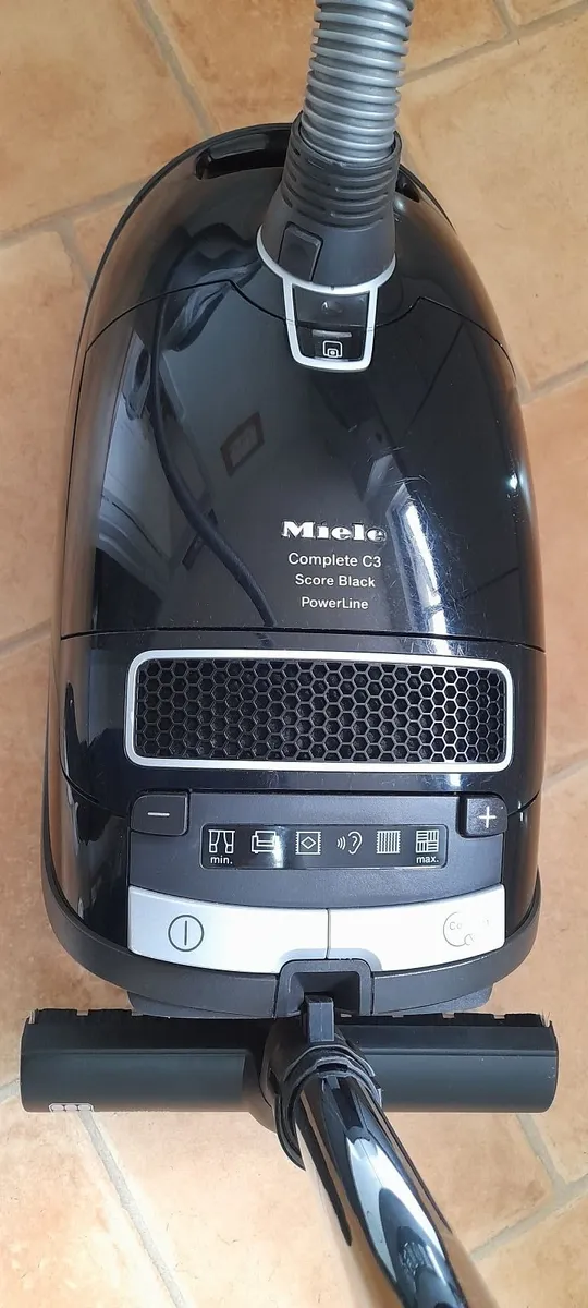 C3 Miele vacuum cleaner - Image 4