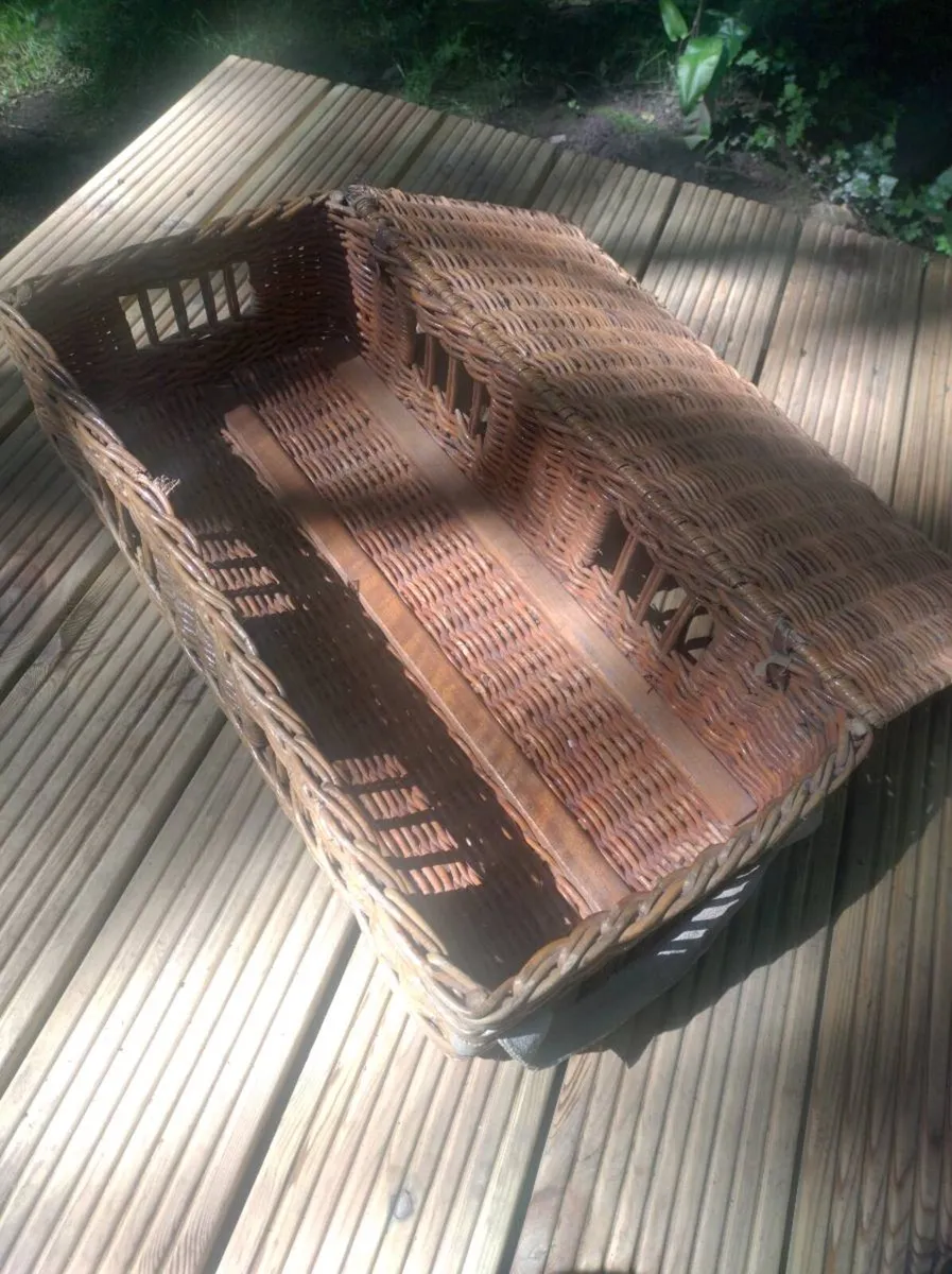 Original WWI Wicker Homing Pigeon Carrier Basket - Image 2