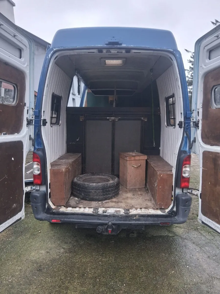 Horse Van - Image 3