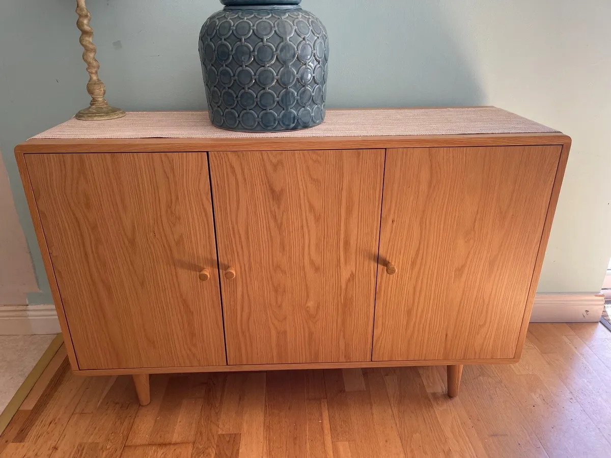 Side board - Image 1