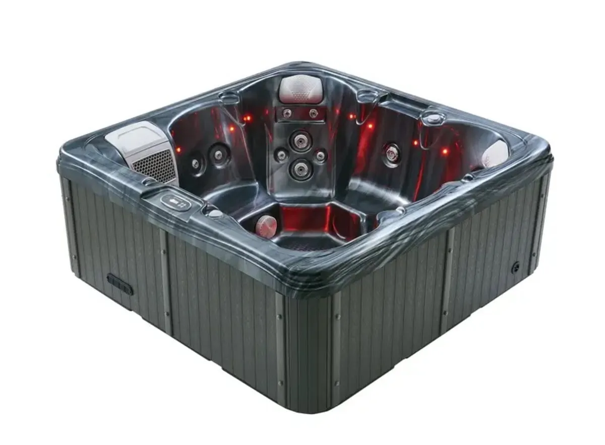 New Vela Spa 6 Person Hot Tub - Image 1