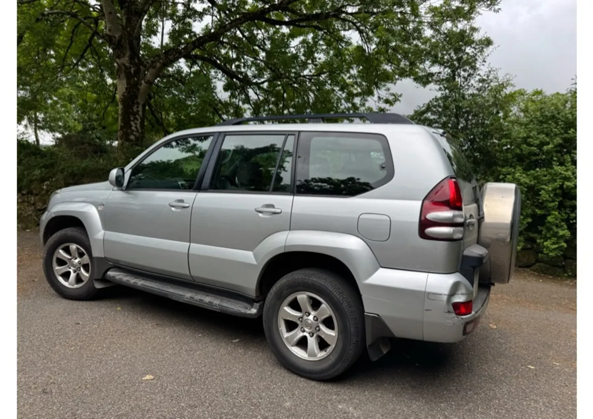 Toyota Land Cruiser 2005 - Image 3
