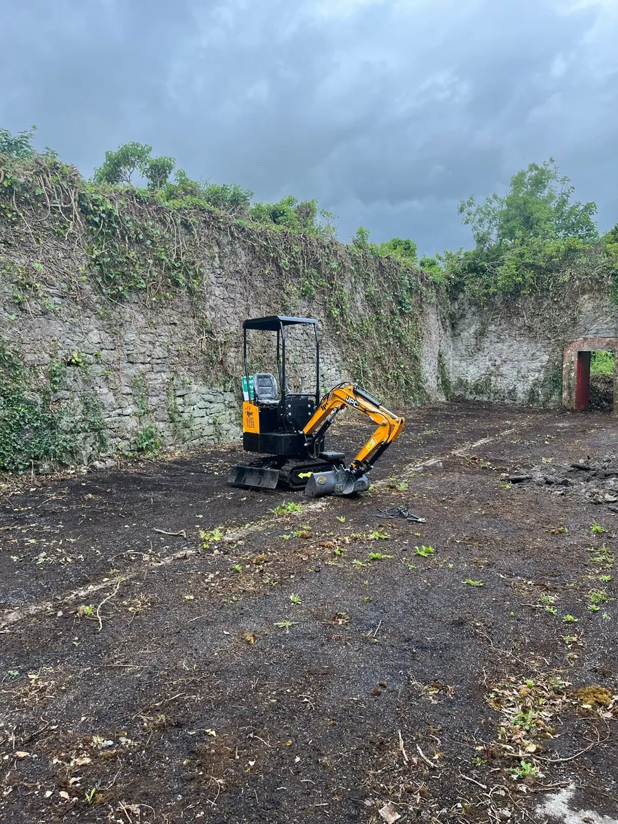 Micro digger for hire - Image 2