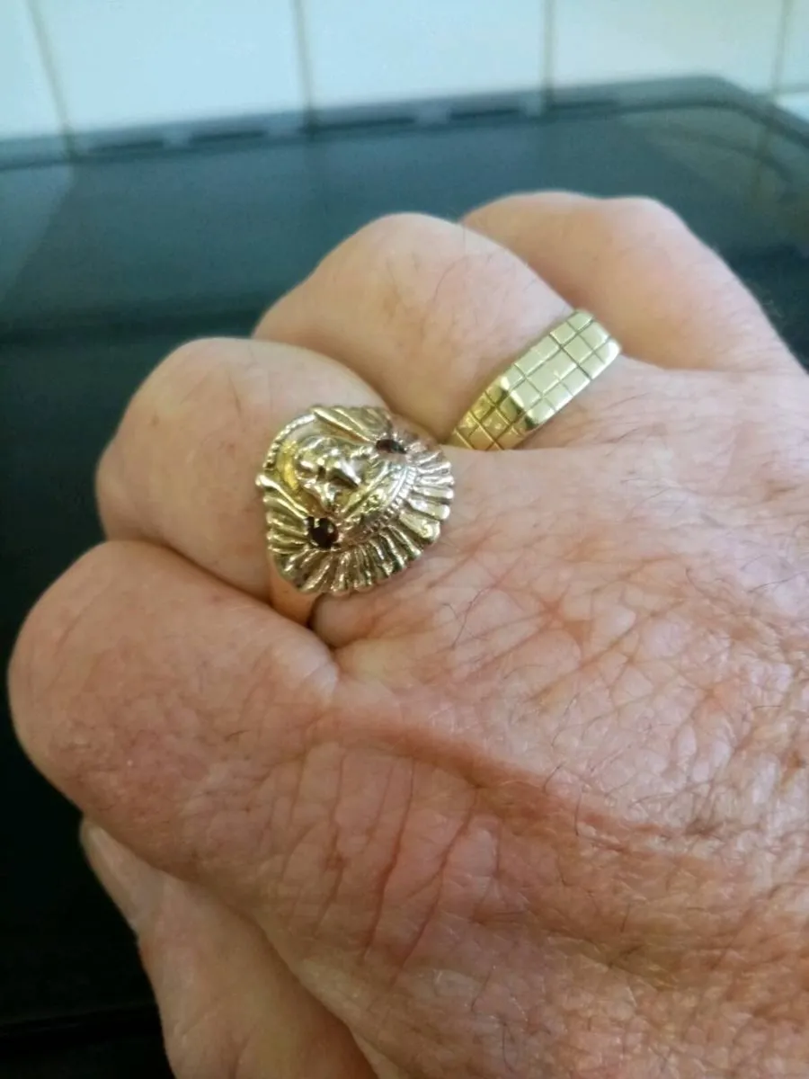 Vintage 9ct Gold Indian Chief Ring - Image 3