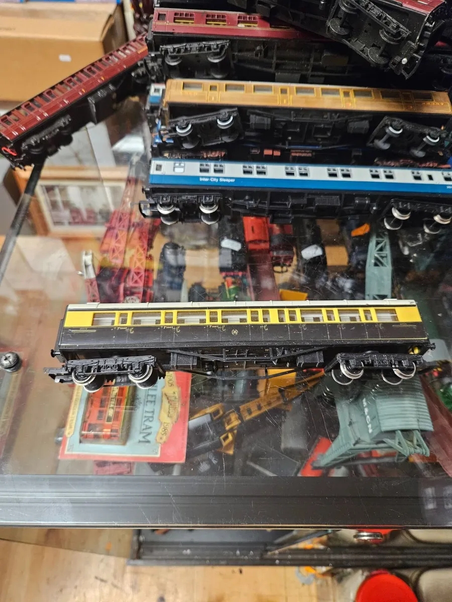 Hornby OO Gauge Carraige