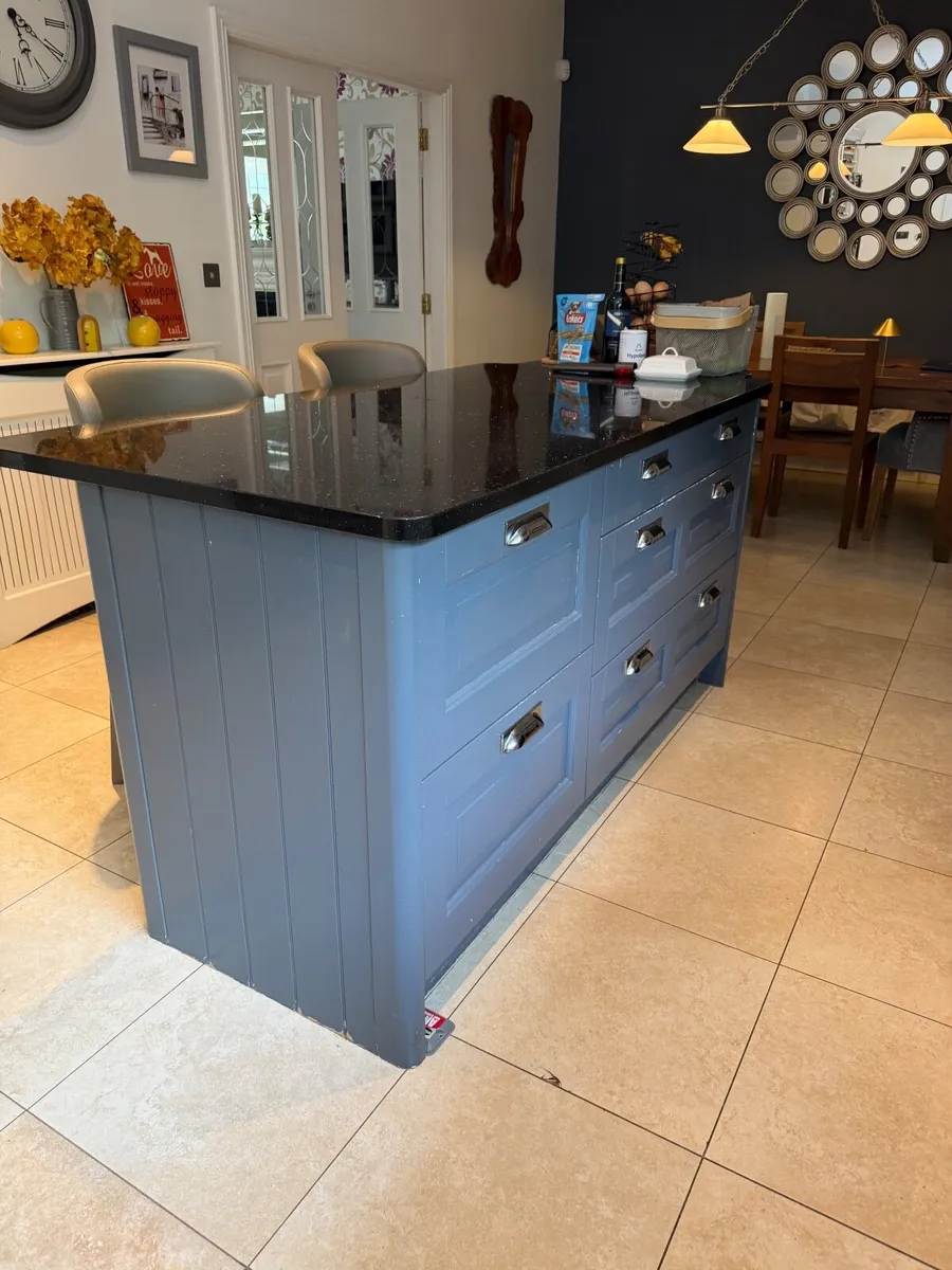 Fitted Kitchen with appliances - Image 3