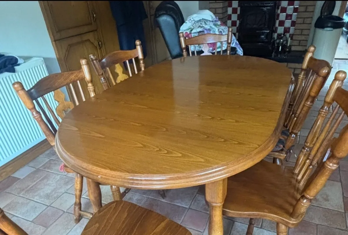 Tables and 6 chairs - Image 1